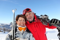 Couple_on_the_ski_slopes.jpg
